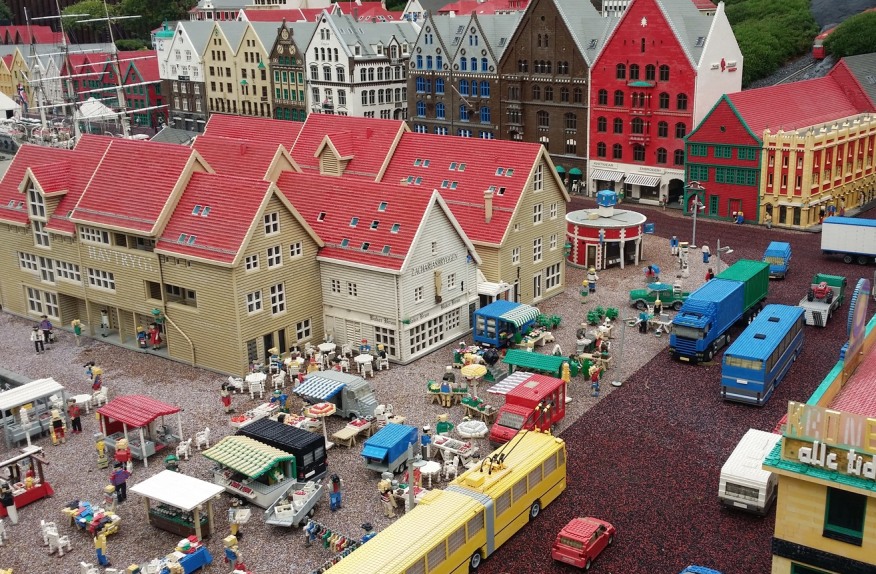 Ett besök på Legoland är för barn och vuxna